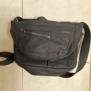 Lululemon crossbody purse